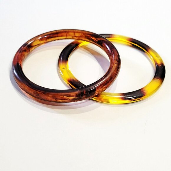 Two Vintage Bangle Bracelets Faux Tortoise Shell Translucent Lucite - Picture 2 of 16
